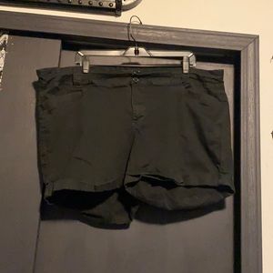Torrid black cuffed shorts